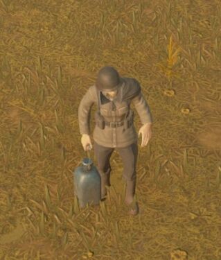 Un soldat tenant un bidon d'eau.